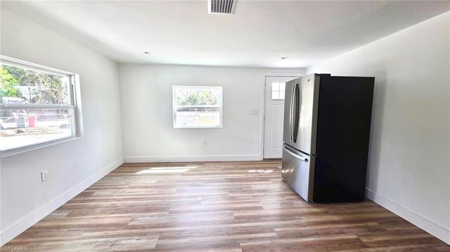 8180 Suncoast DR, North Fort Myers, FL 33917