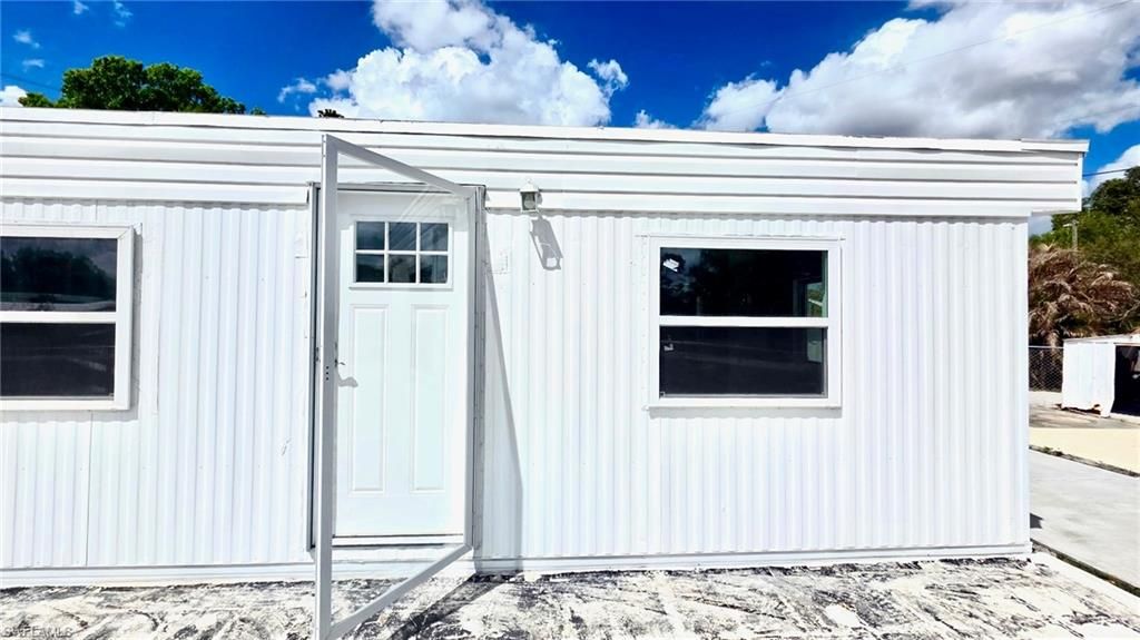 8180 Suncoast DR, NORTH FORT MYERS, FL 33917 — photo 4