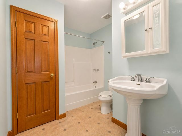 144 Vaughn Avenue, Hillsboro, OH 45133