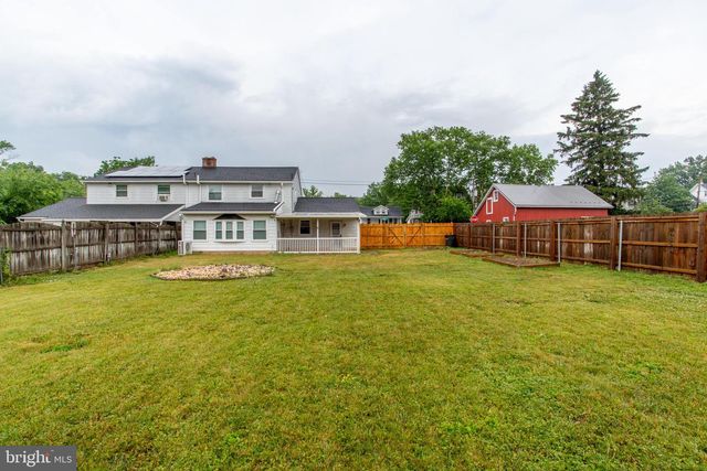 136 N AMBLER ST, Quakertown, PA 18951