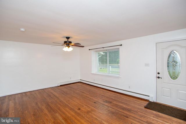 136 N AMBLER ST, Quakertown, PA 18951