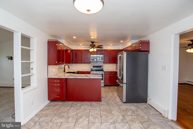 136 N AMBLER ST, Quakertown, PA 18951