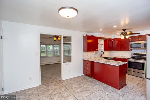 136 N AMBLER ST, Quakertown, PA 18951