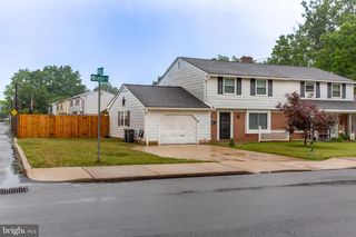 136 N AMBLER ST, Quakertown, PA 18951