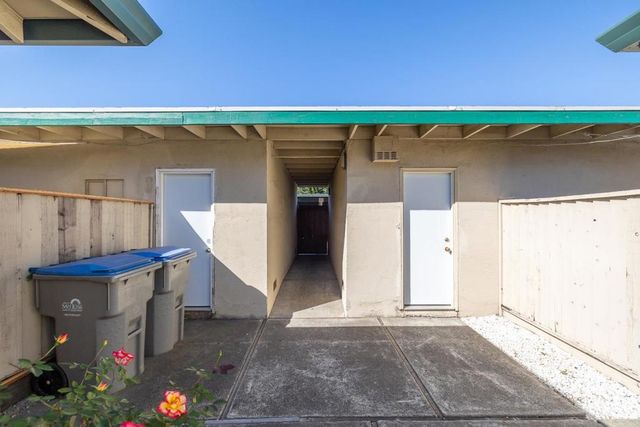 Essex Way, San Jose, CA 95117