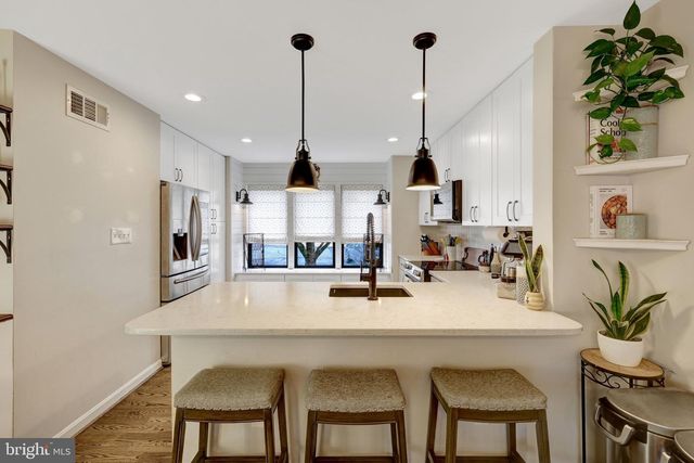 10998 THRUSH RIDGE RD, Reston, VA 20191