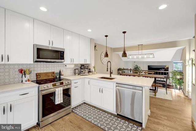 10998 THRUSH RIDGE RD, Reston, VA 20191