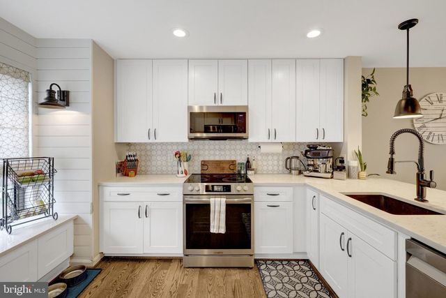 10998 THRUSH RIDGE RD, Reston, VA 20191