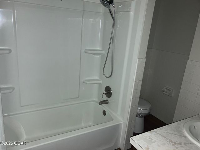 702 Crestview Drive, Monett, MO 65708