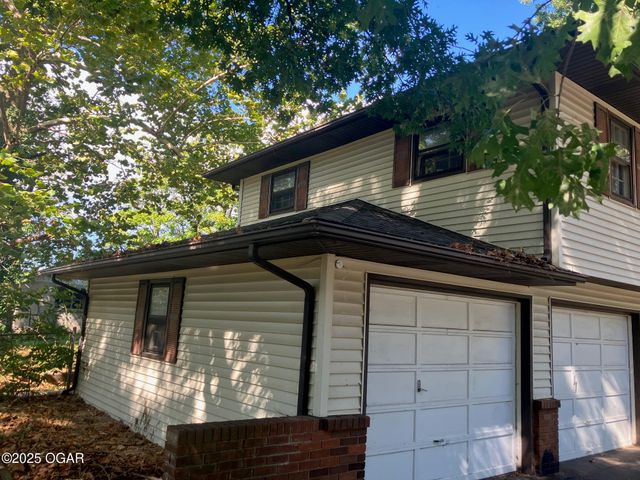 702 Crestview Drive, Monett, MO 65708