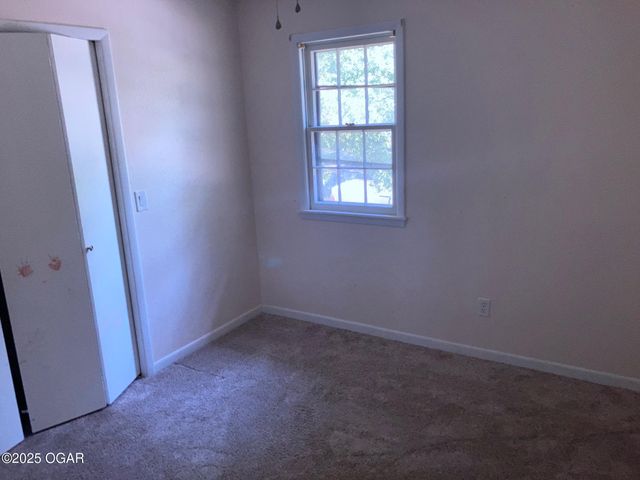 702 Crestview Drive, Monett, MO 65708