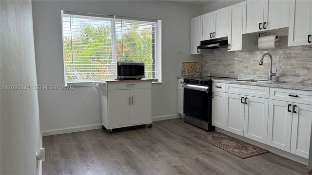 191 NW 17th Ave 4, Miami, FL 33125