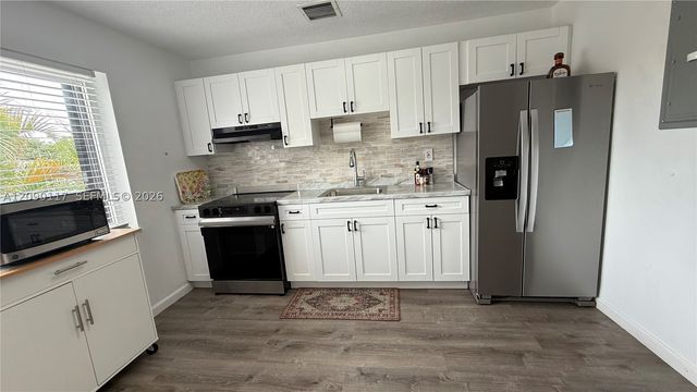 191 NW 17th Ave 4, Miami, FL 33125