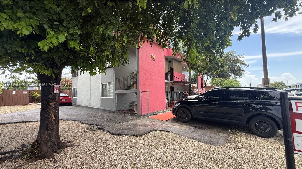 191 NW 17th Ave 4, Miami, FL 33125