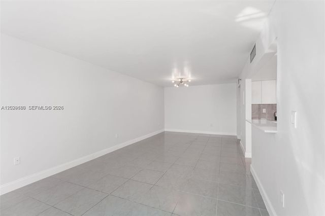 17890 W Dixie Hwy 501 Hwy 501, North Miami Beach, FL 33160