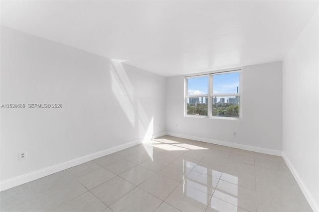 17890 W Dixie Hwy 501 Hwy 501, North Miami Beach, FL 33160