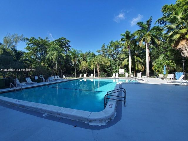 17890 W Dixie Hwy 501 Hwy 501, North Miami Beach, FL 33160