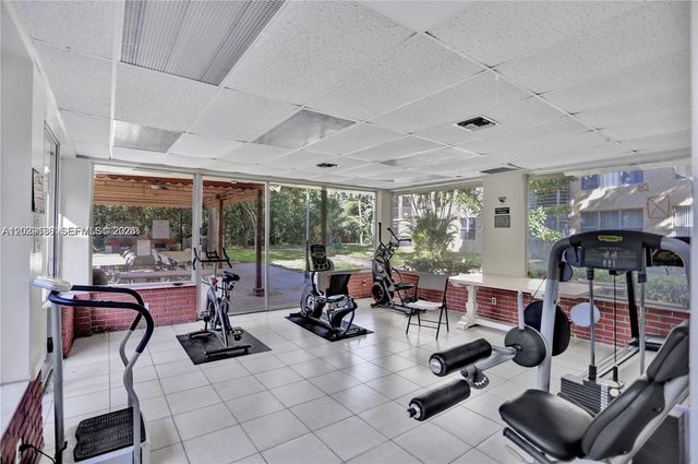 17890 W Dixie Hwy 501 Hwy 501, North Miami Beach, FL 33160