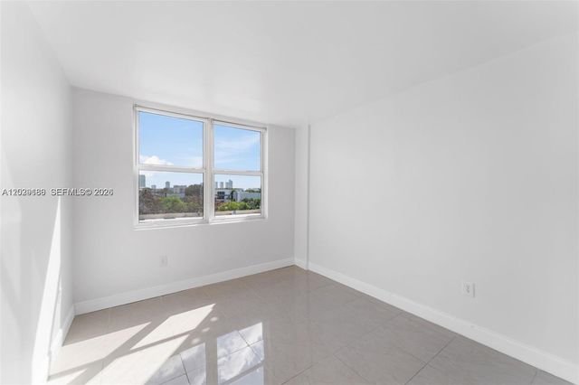 17890 W Dixie Hwy 501 Hwy 501, North Miami Beach, FL 33160