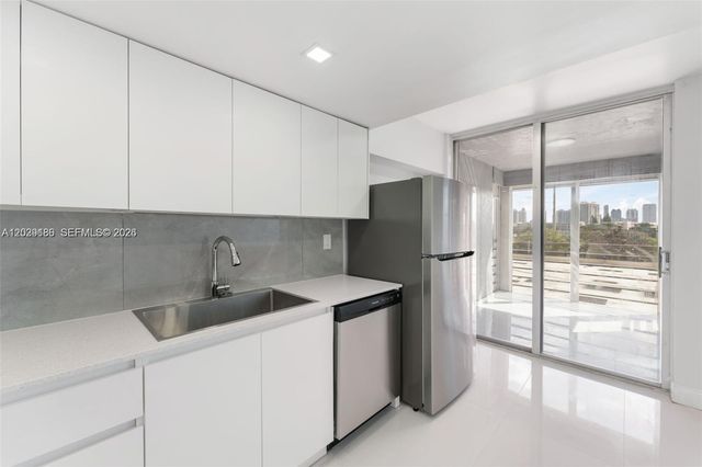 17890 W Dixie Hwy 501 Hwy 501, North Miami Beach, FL 33160