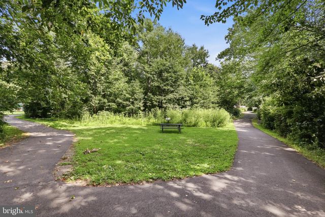 1582 POPLAR GROVE DR, Reston, VA 20194