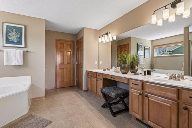 765 Ali Lane, Victoria, MN 55386