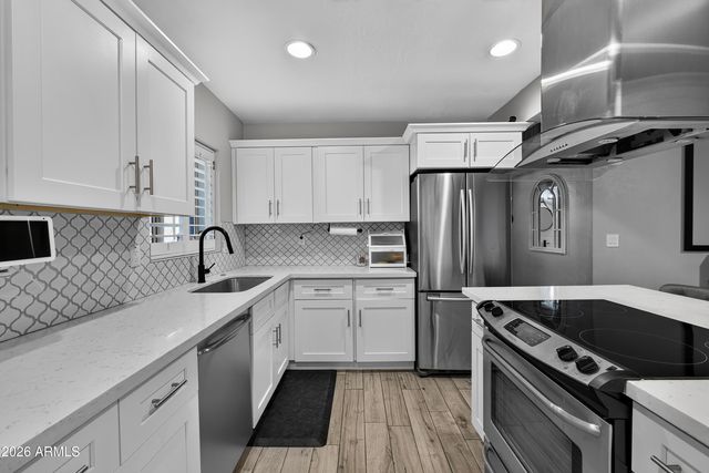 4329 E HUBBELL Street, Phoenix, AZ 85008