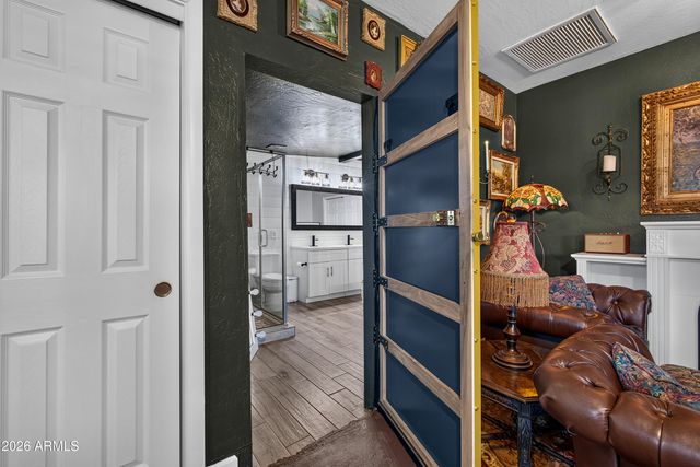 4329 E HUBBELL Street, Phoenix, AZ 85008