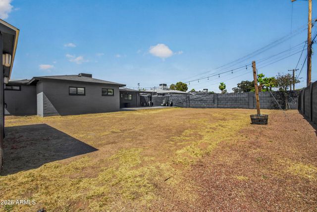4329 E HUBBELL Street, Phoenix, AZ 85008