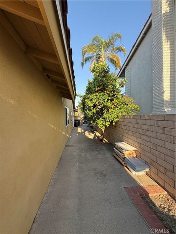 20391 Brentstone Lane, Huntington Beach, CA 92646