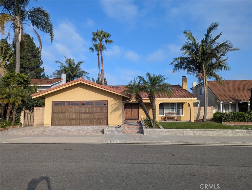 20391 Brentstone Lane, Huntington Beach, CA 92646