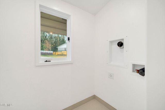 2911 West Walnut Street, Johnson City, TN 37604