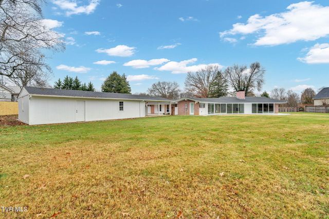 2911 West Walnut Street, Johnson City, TN 37604