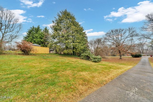 2911 West Walnut Street, Johnson City, TN 37604