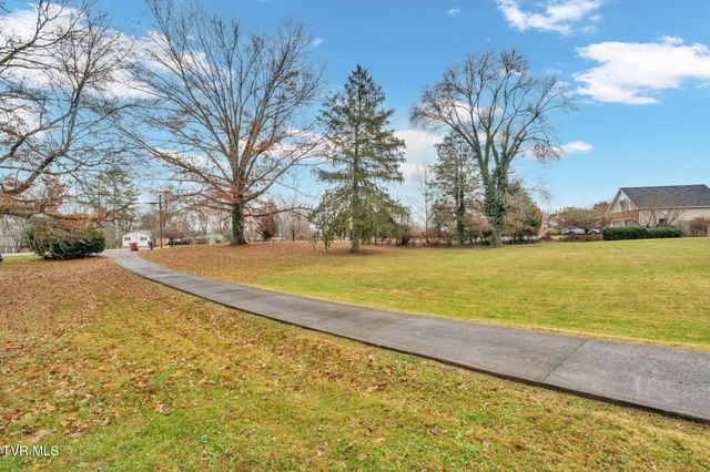 2911 West Walnut Street, Johnson City, TN 37604