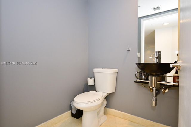 17201 Collins Ave 707, Sunny Isles Beach, FL 33160