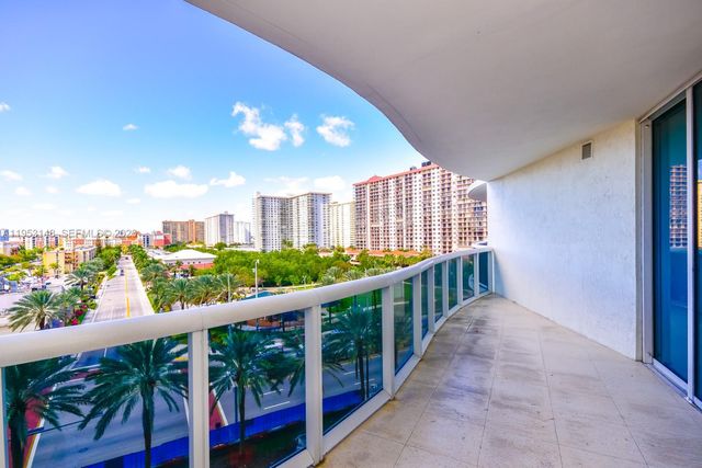 17201 Collins Ave 707, Sunny Isles Beach, FL 33160