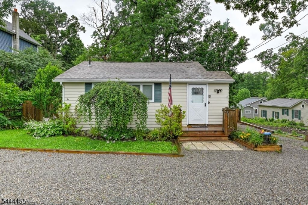 89 Tintle Ave, West Milford Twp., NJ 07480 — photo 2