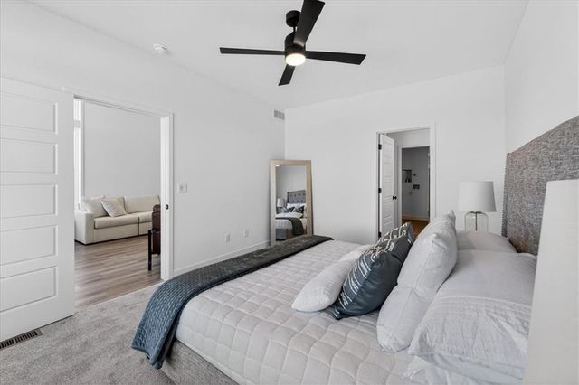 22582 W 93rd Street, Lenexa, KS 66227