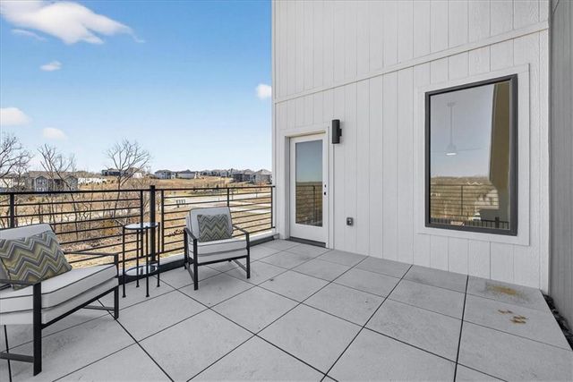 22582 W 93rd Street, Lenexa, KS 66227