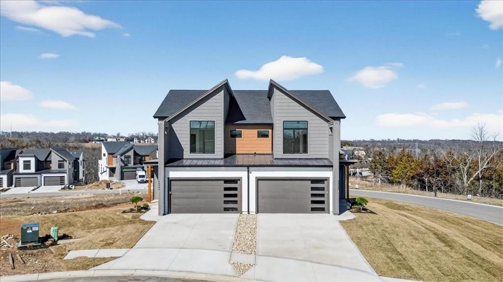 22582 W 93rd Street, Lenexa, KS 66227