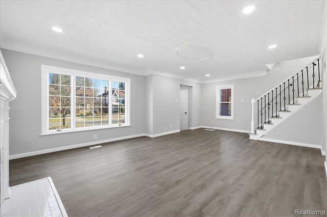 18961 Pennington Drive, Detroit, MI 48221