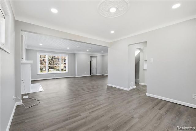 18961 Pennington Drive, Detroit, MI 48221