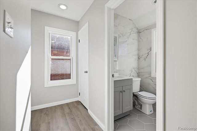 18961 Pennington Drive, Detroit, MI 48221