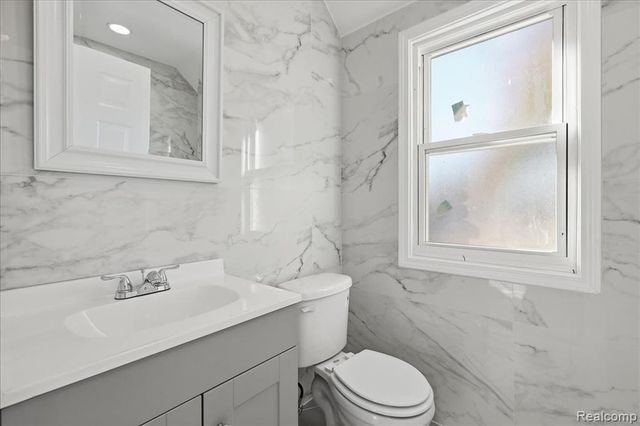 18961 Pennington Drive, Detroit, MI 48221