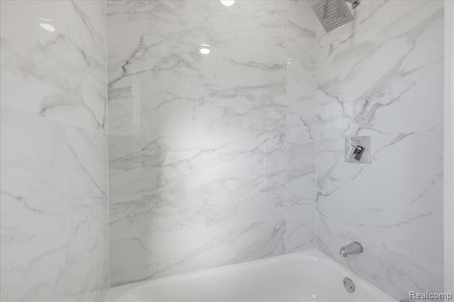 18961 Pennington Drive, Detroit, MI 48221