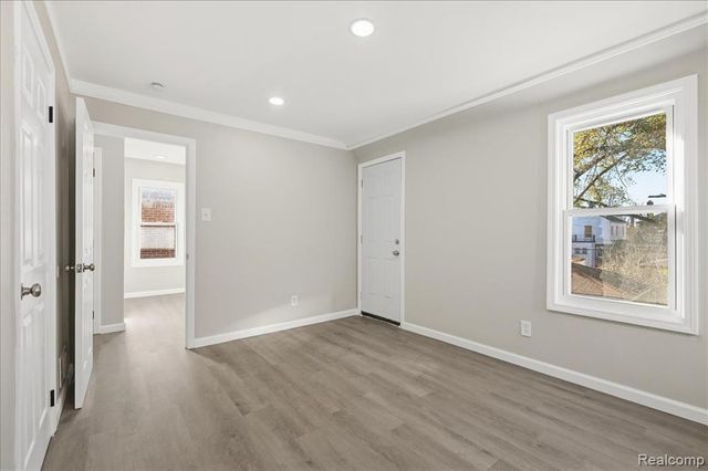 18961 Pennington Drive, Detroit, MI 48221