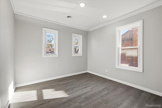 18961 Pennington Drive, Detroit, MI 48221