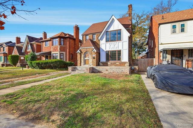 18961 Pennington Drive, Detroit, MI 48221