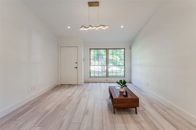 13702 FLAGSTONE Lane, Dallas, TX 75240